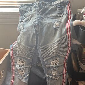 Rue21 Light Blue Distressed Jeans with Red Stripes